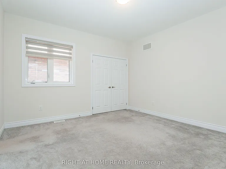 8 Monarch Dr — Photo 28