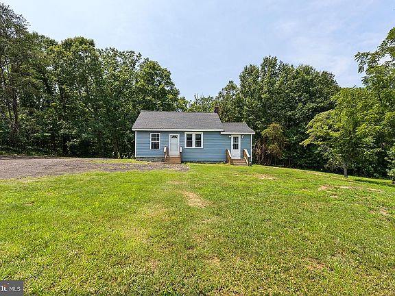 2nd image of 1529 Mountain View Rd