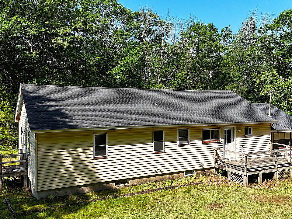 1st image of 784 Center Road