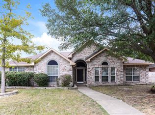 704 Bridle Dr, Desoto, TX 75115