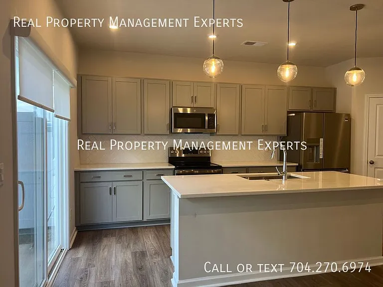 3115 Hutton Gardens Ln — Photo 4