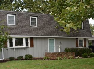 3920 S Paramount Rd, Bartonville, IL 61607