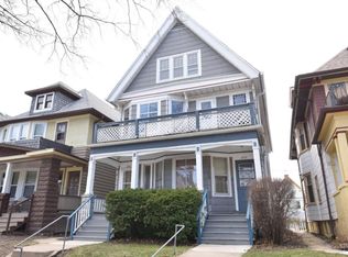 2933 N Murray Ave, Milwaukee, WI 53211