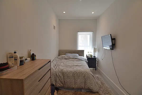 Rented by Hagstrom Management Inc | media 12