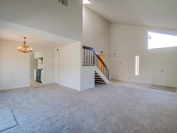 4th image of 2221 Delany Dr