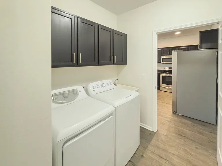 5637 Twin Oaks Dr — Photo 5