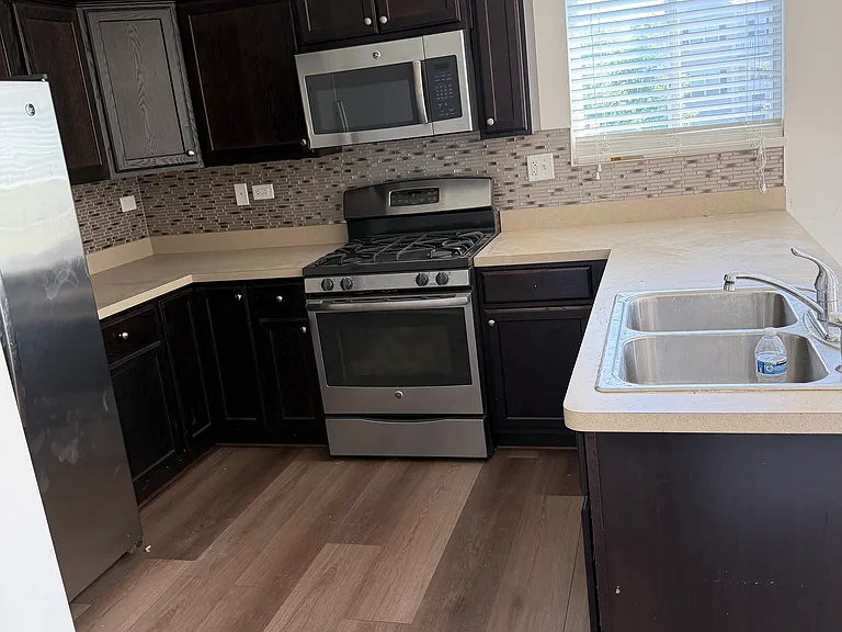 1569 Windward Dr #TOWNHOME — Photo 43