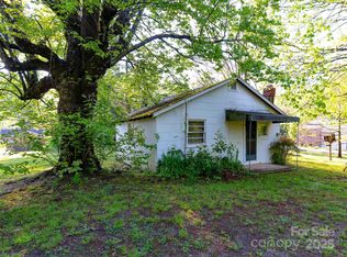 410 Midway St, Hendersonville, NC 28739