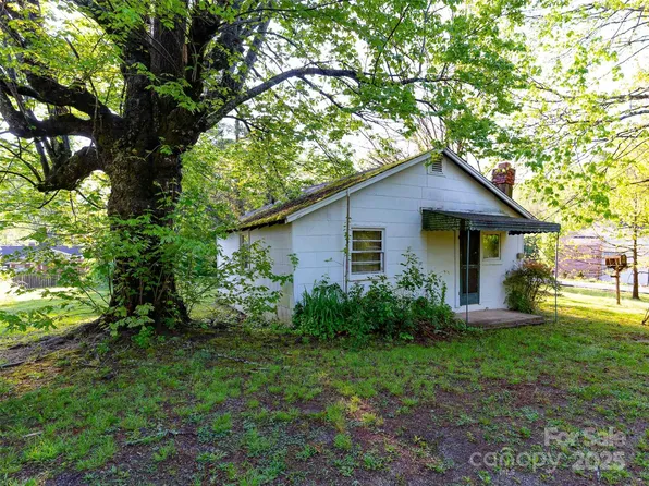 410 Midway St, Hendersonville, NC 28739