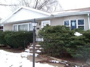 11815 S Lawndale Ave, Alsip, IL 60803