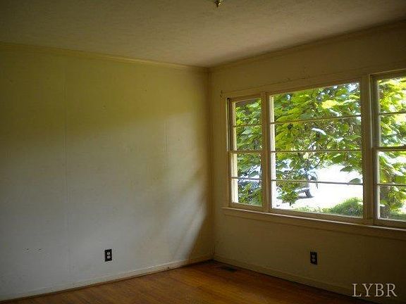 4th image of 229 Casey Ln