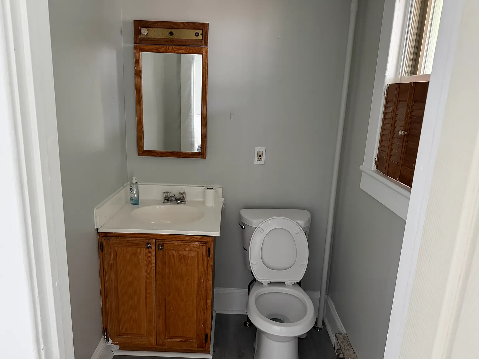 3 bed, 1.5 bath, $1,900 — Photo 2