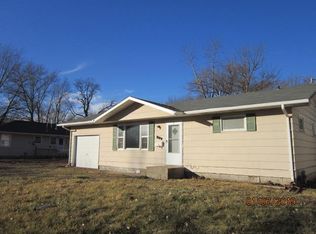 809 E Mitchell Ave, Centralia, MO 65240