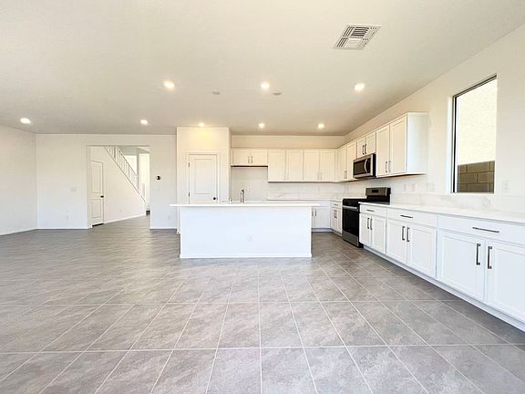 4th image of 5880 Marigold Sunset Ct