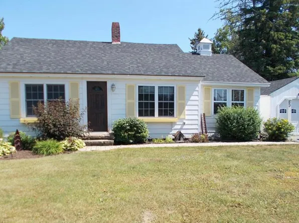 63 Hines St, Washburn, ME 04786