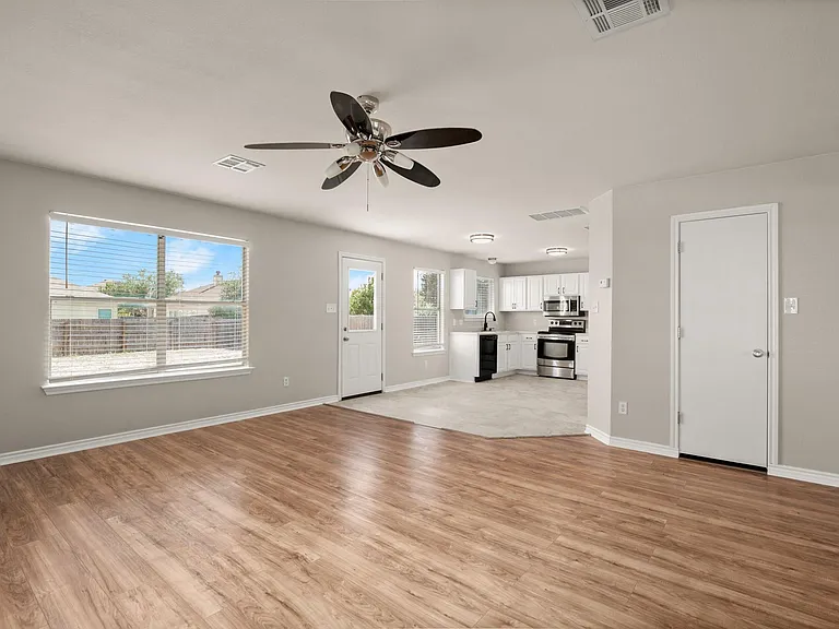 219 Brown St — Photo 4