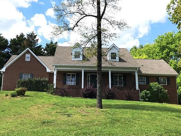 2nd image of 3950 Clairmont Dr NE
