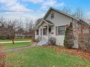 359 6th St, Prairie Du Sac, WI 53578