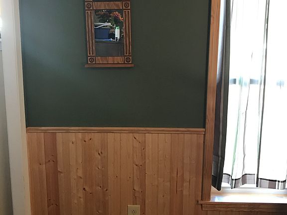 Wayne's coating in dining ro