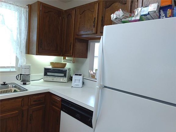 3rd image of 26 Vista Gardens Trl