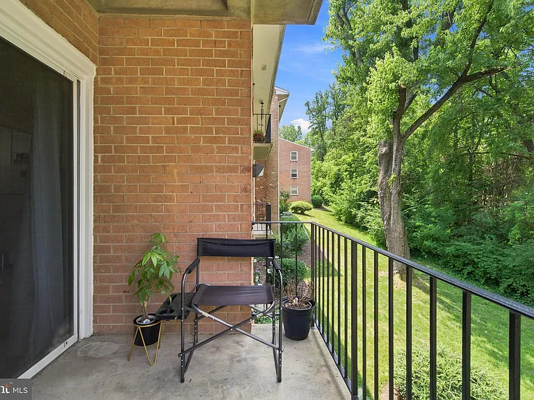 3814 Lyndhurst Dr #203 — Photo 8