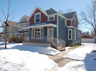 692 Armstrong Ave, Saint Paul, MN 55102