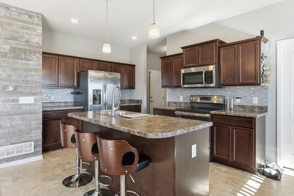 next background image