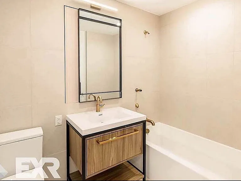 210 Clarkson Ave #310 — Photo 6