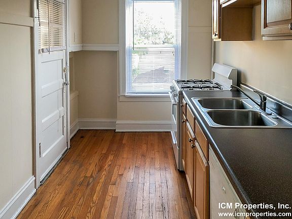 2nd image of 2016 W Ainslie St #1A