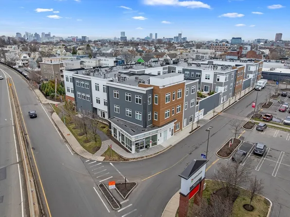 60 Cross St E #110, Somerville, MA 02145