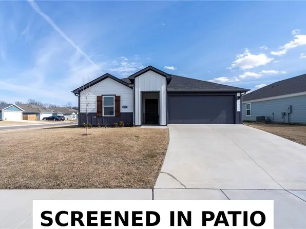 2009 N Fleetwood Ln, Siloam Springs, AR 72761