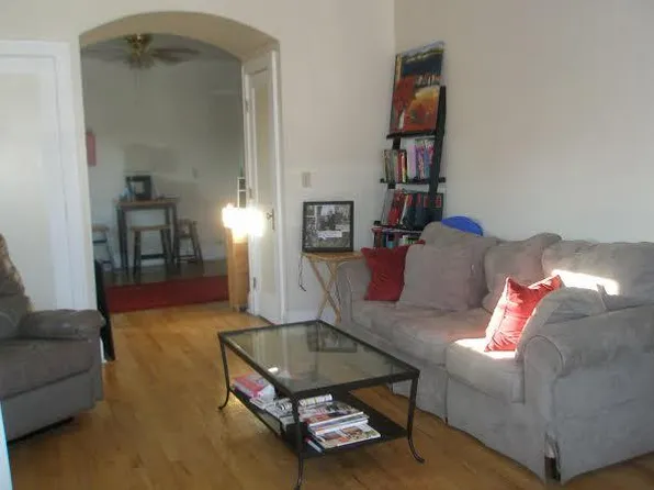 2783 Lancashire Rd, Cleveland, OH 44106