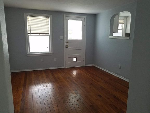 Living room unfurnished