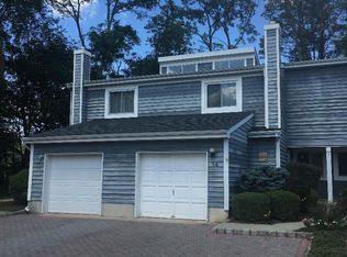 14 Rambling Meadow Ct, Eatontown, NJ 07724