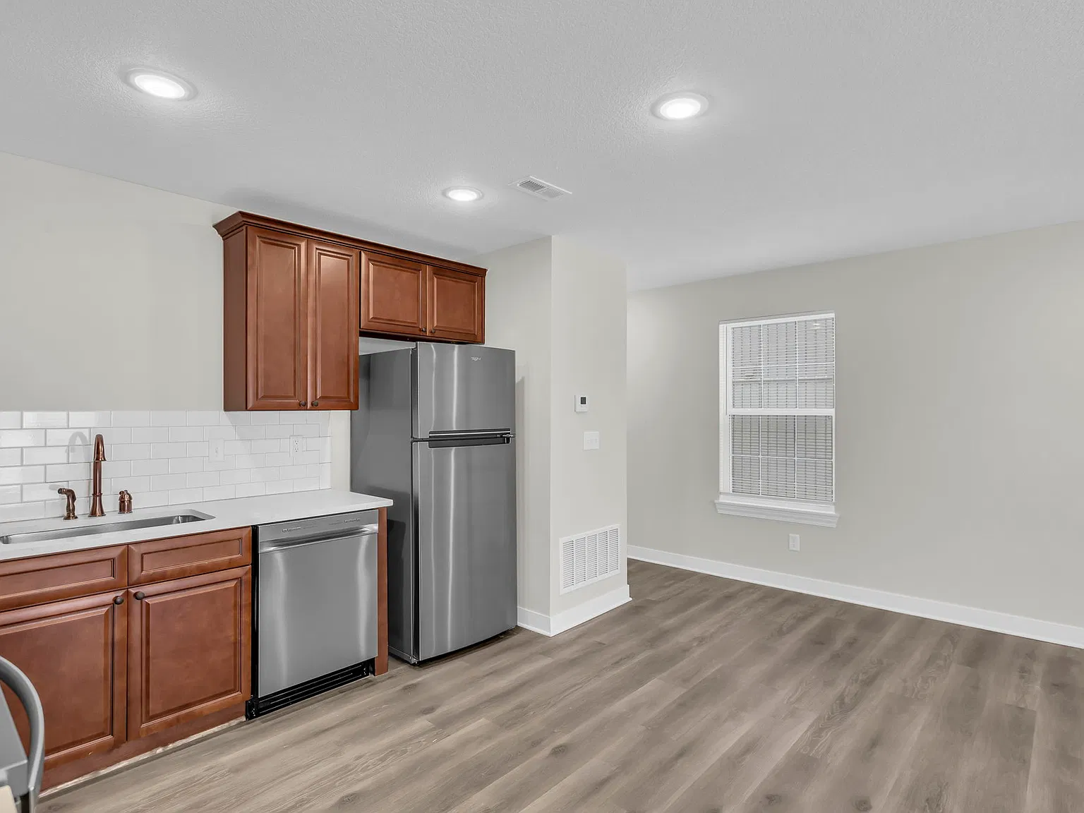 3 bed, 3.5 bath, 1750 sqft, $1,900 — Photo 4