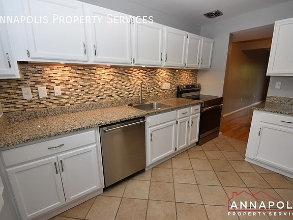 2nd image of 3 Dorchester Dr