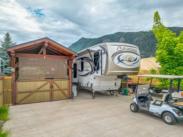 1383 Silver Sands Rd, Sicamous, BC V0E 2V4