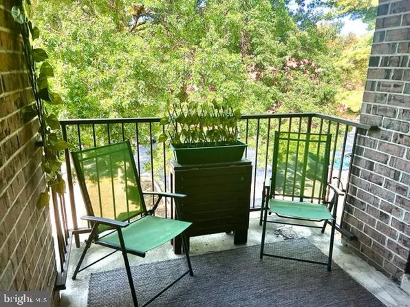 15 Silverwood Cir APT 12, Annapolis, MD 21403