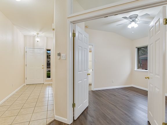 4th image of 1223 Darless Dr