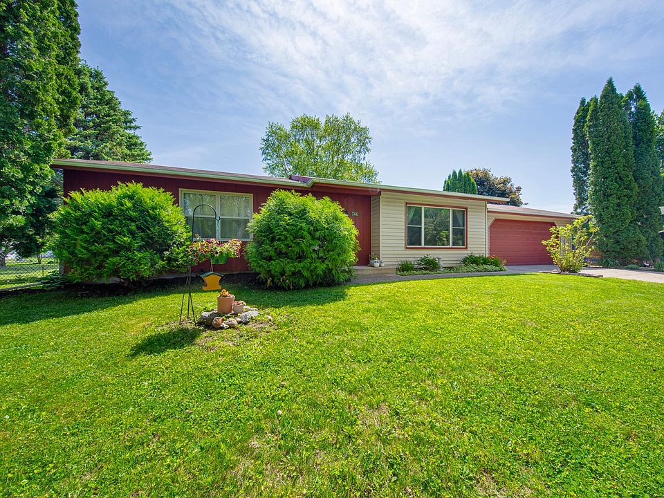 1st image of 746 Caleta Pl