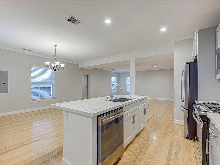 2202 Wentworth St #B — Photo 13