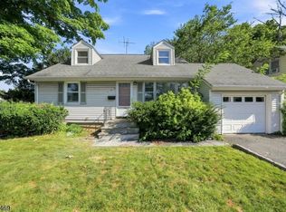 109 W Hanover Ave, Morris Plains, NJ 07950