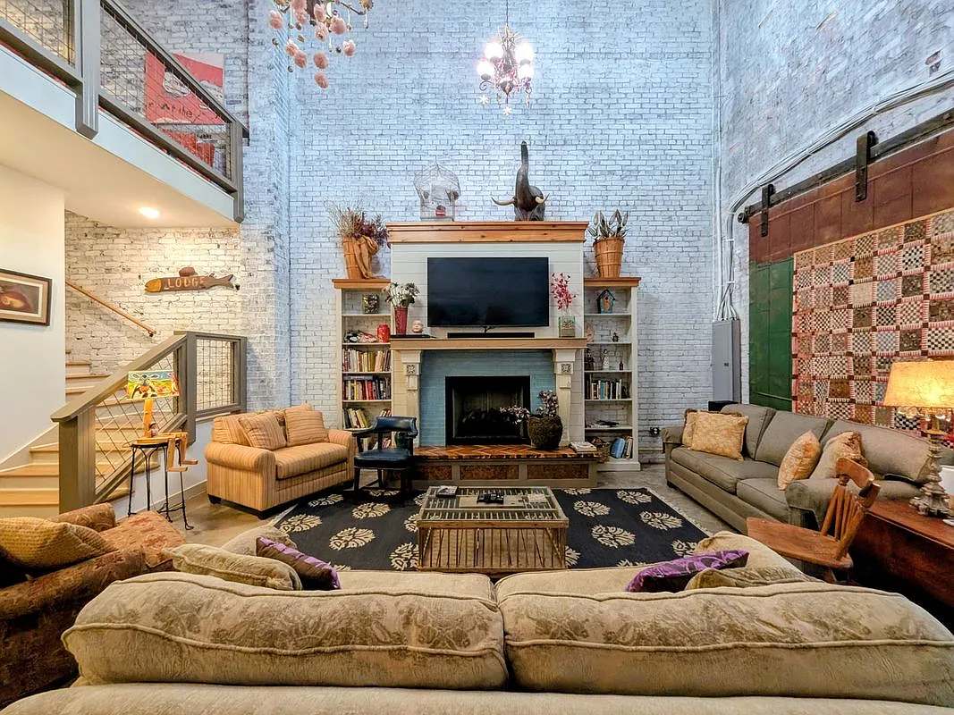 1 bed, 1.0 bath, 1500 sqft, $1,950 — Photo 2