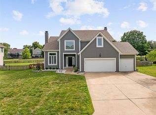 540 SE Asheville Dr, Lees Summit, MO 64063