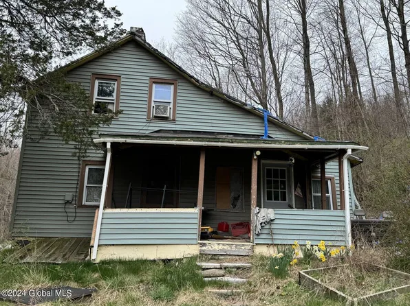 176 Dunham Hollow Road, Rensselaer, NY 12062