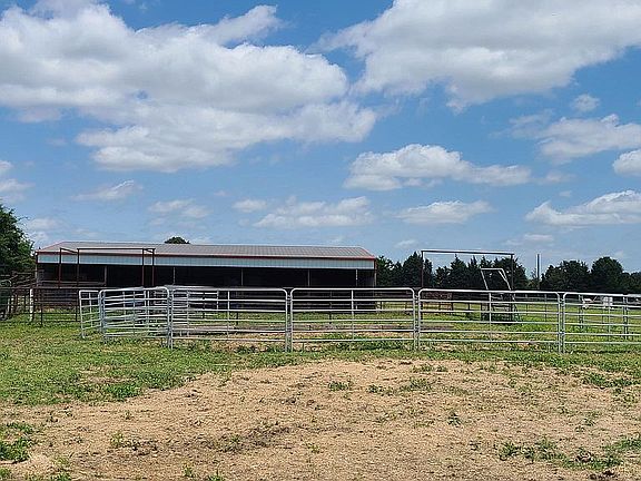 4th image of 3109 County Road 35400