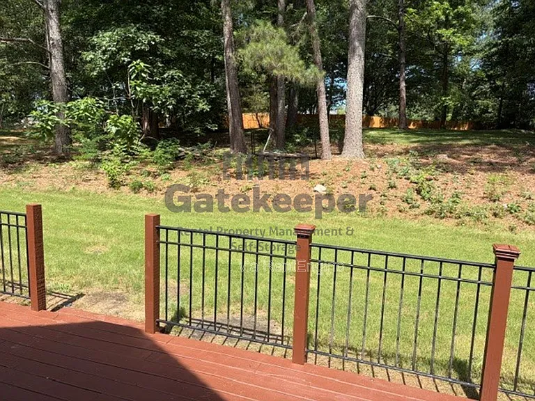 335 Fairfield Cir — Photo 19