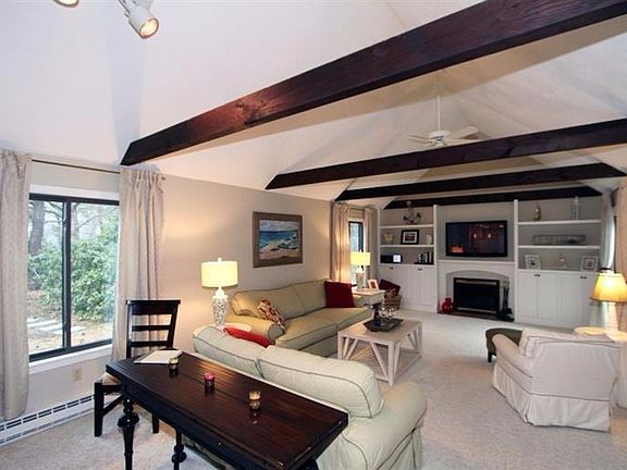 4th image of 33 Grove Lane #9C
