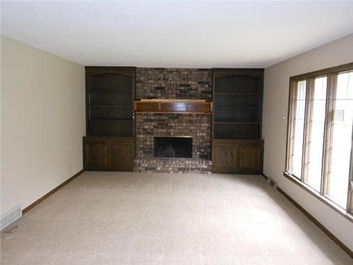3rd image of 3800 Lakeview Dr