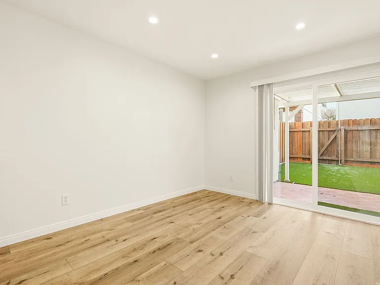 839 Del Mar Downs Rd #D — Photo 16